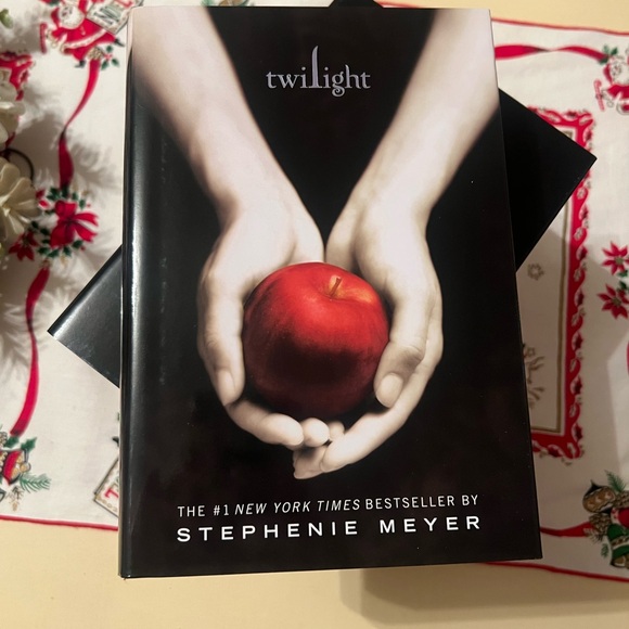 Twilight Saga Box Set by Stephenie Meyer - Picture 3 of 6